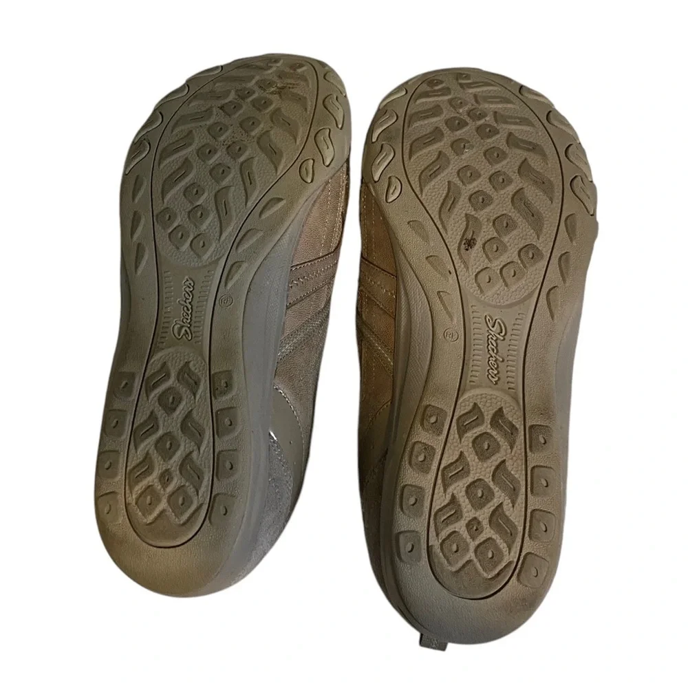 Skechers Tan Slip-On Sneakers Relaxed fit with arch support Sz 11